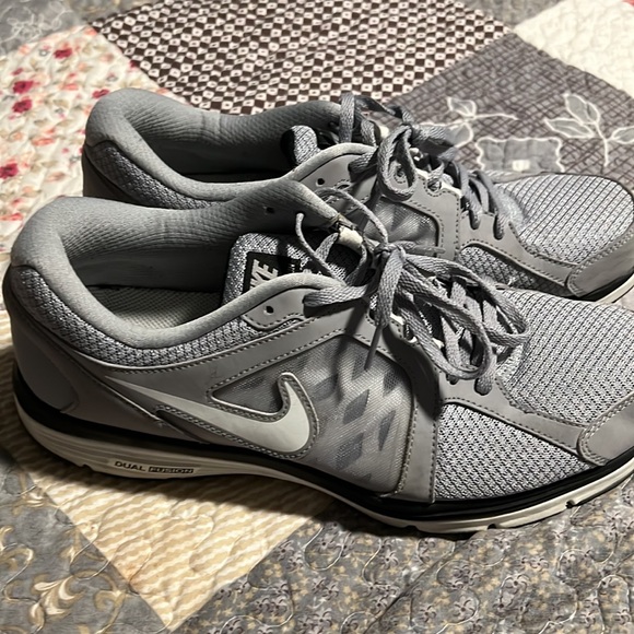 Nikes for sale! - Picture 3 of 6